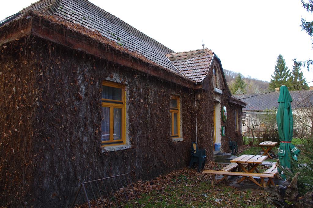 Vadszőlő Szálló és Étterem Bakonybél Extérieur photo