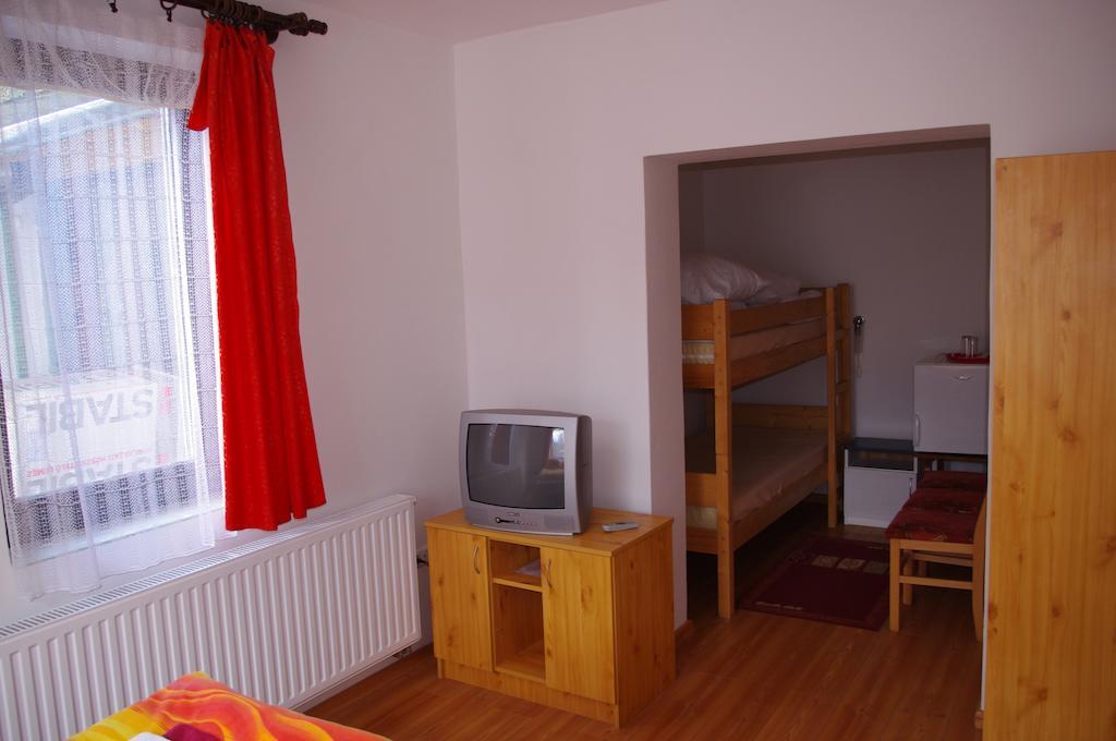 Vadszőlő Szálló és Étterem Bakonybél Chambre photo